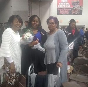 Meet your Posher, Gloria